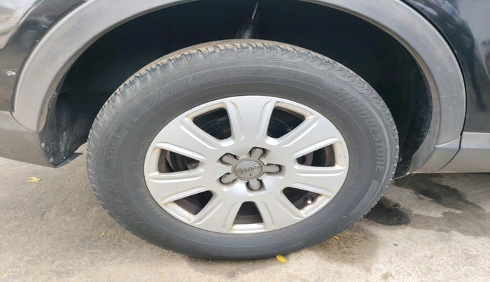 2014 Audi Q3 2.0 TDI QUATTRO, Diesel, Automatic, 1,04,044 km, tyre