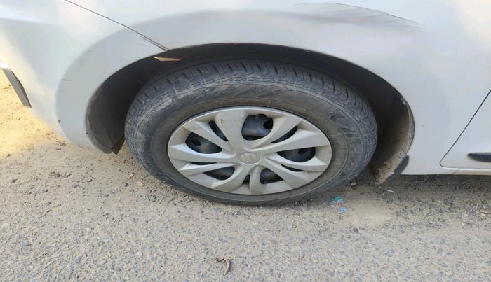 2018 Maruti Swift VXI, Petrol, Manual, 61,143 km, tyre