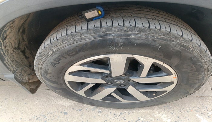 2020 Tata Harrier XZ PLUS 2.0L, Diesel, Manual, 88,635 km, tyre