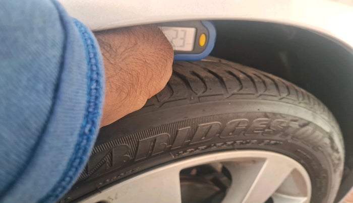 2011 Hyundai Verna FLUIDIC 1.6 VTVT SX, Petrol, Manual, 82,348 km, tyre