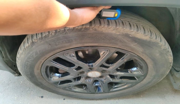 2018 Jeep Compass LIMITED (O) 2.0 DIESEL, Diesel, Manual, 1,07,872 km, tyre