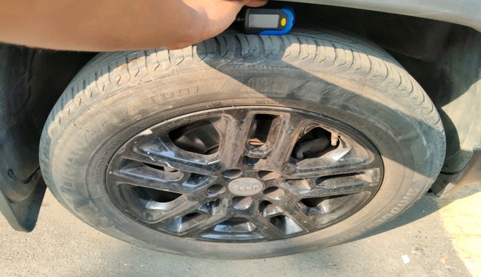 2018 Jeep Compass LIMITED (O) 2.0 DIESEL, Diesel, Manual, 1,07,872 km, tyre