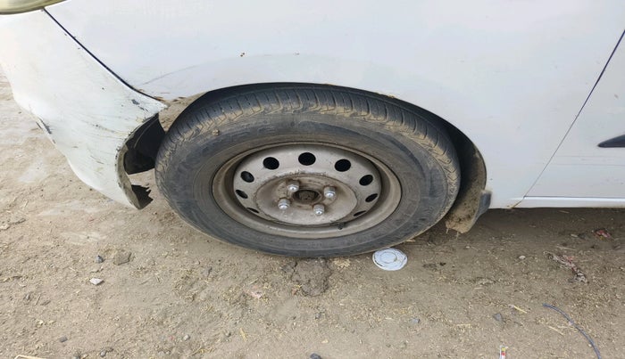 2014 Hyundai i10 MAGNA 1.1, CNG, Manual, 1,57,745 km, tyre