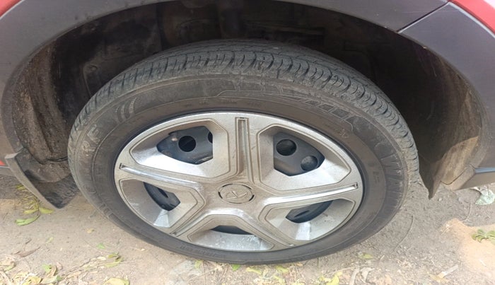 2023 Tata NEXON XMA SUNROOF PETROL, Petrol, Automatic, 70,873 km, tyre