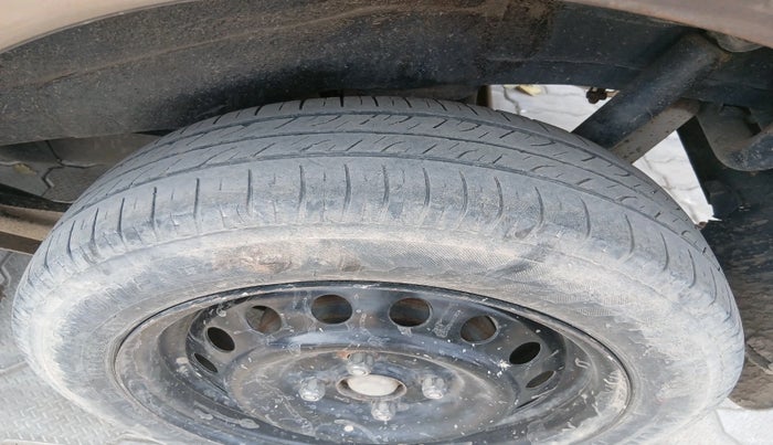 2013 Maruti Wagon R 1.0 VXI, Petrol, Manual, 1,14,706 km, tyre