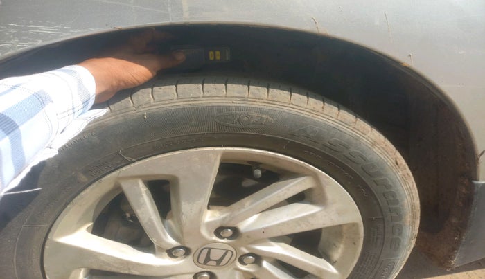 2016 Honda Jazz 1.5L I-DTEC VX, Diesel, Manual, 3,14,358 km, tyre