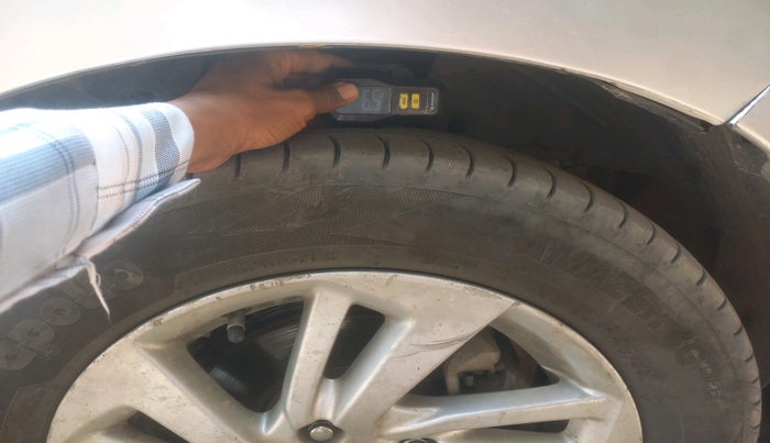 2016 Honda Jazz 1.5L I-DTEC VX, Diesel, Manual, 3,14,358 km, tyre