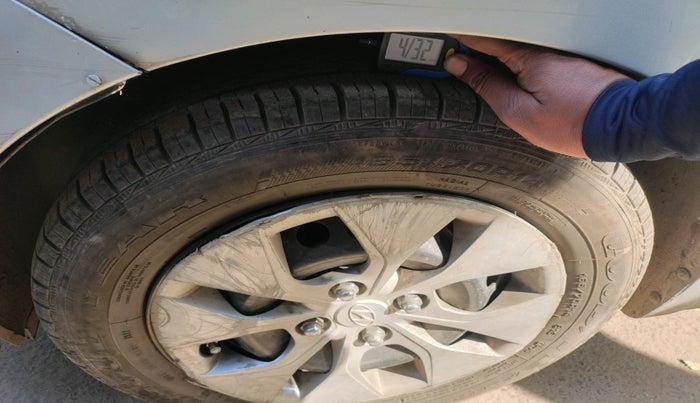 2015 Hyundai Xcent S 1.2, Petrol, Manual, 71,667 km, tyre