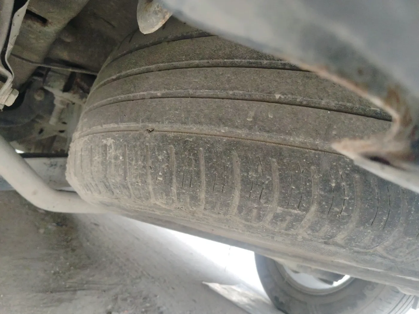2014 Mahindra XUV500 W6, Diesel, Manual, 1,16,000 km, tyre