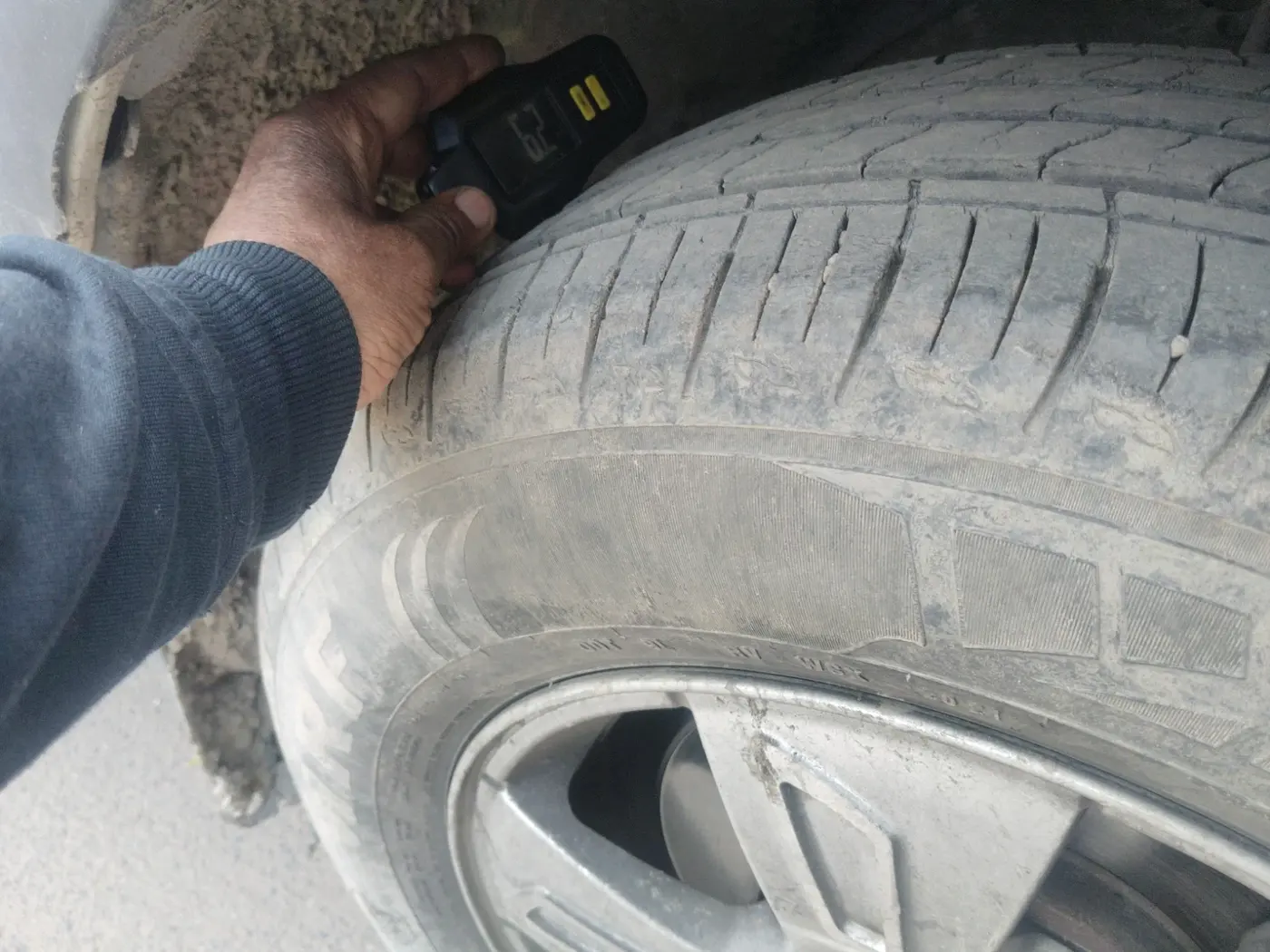 2014 Mahindra XUV500 W6, Diesel, Manual, 1,16,000 km, tyre
