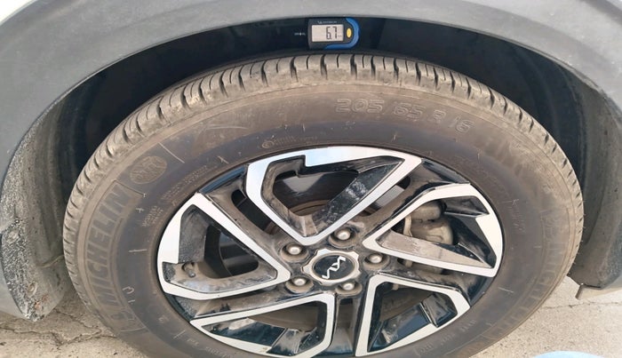 2023 KIA CARENS LUXURY PLUS 1.5 DIESEL AT 7 STR, Diesel, Automatic, 56,245 km, tyre