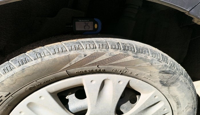 2013 Honda Brio S MT, Petrol, Manual, 61,896 km, tyre