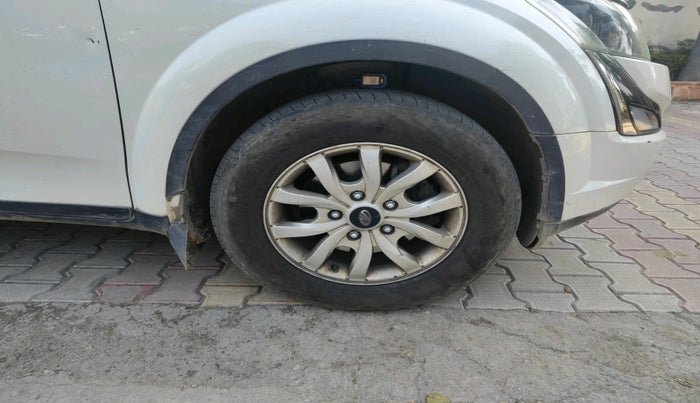 2018 Mahindra XUV500 W9, Diesel, Manual, 92,081 km, tyre