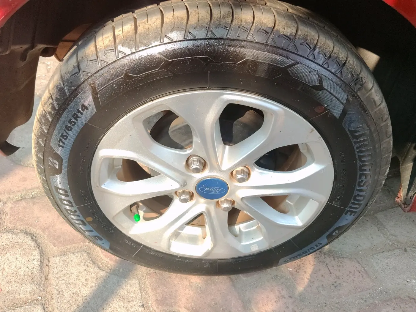 2017 Ford New Figo TITANIUM 1.2 PETROL MT, Petrol, Manual, 39,249 km, tyre