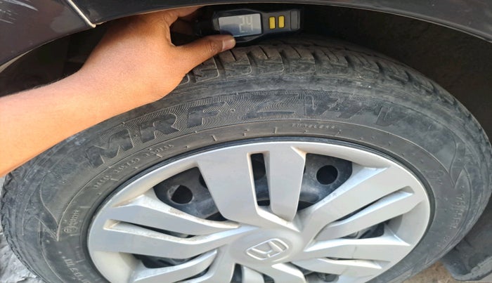 2017 Honda Jazz 1.2L I-VTEC SV, Petrol, Manual, 27,724 km, tyre