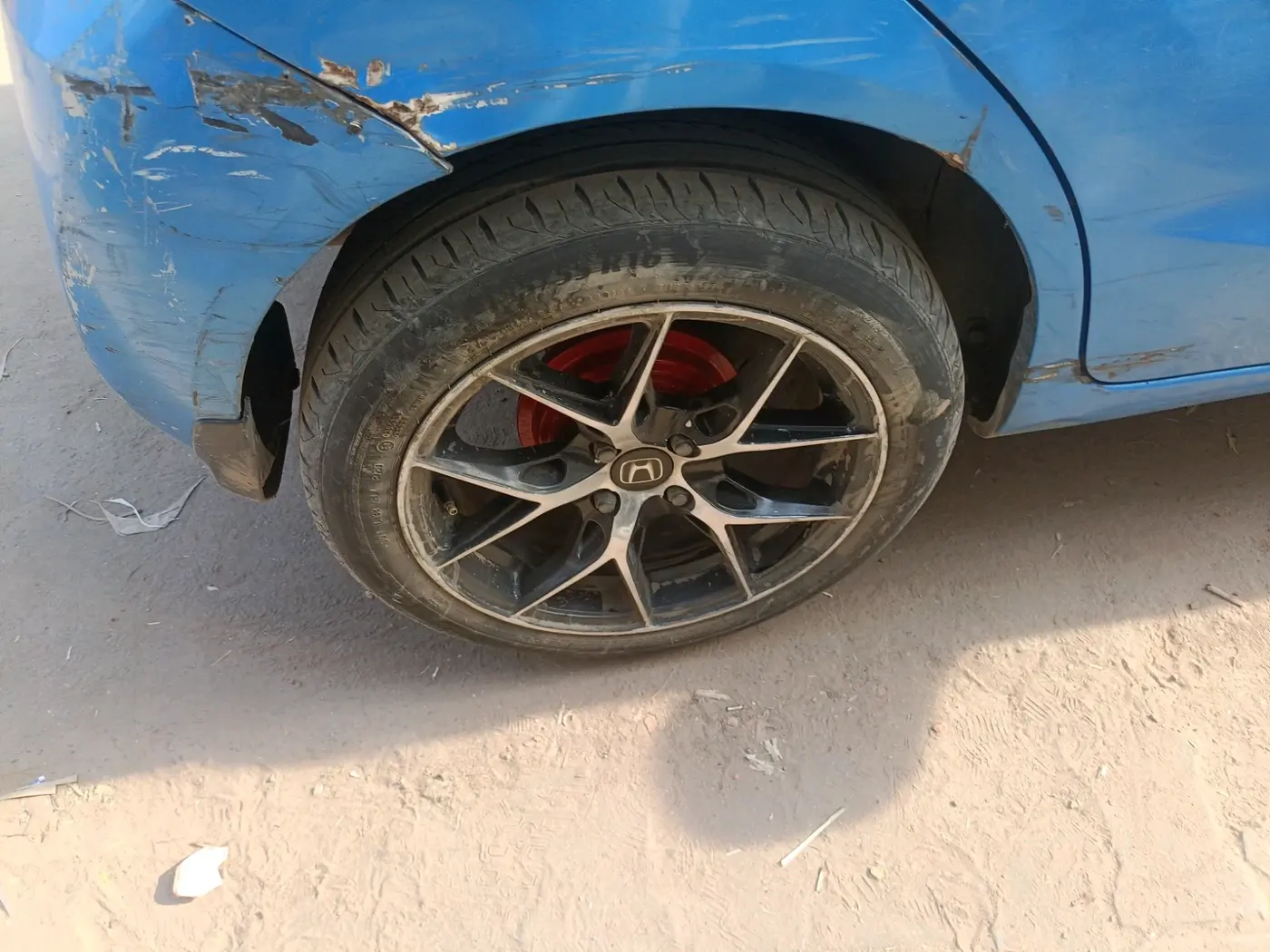 2013 Honda Brio S MT, CNG, Manual, 90,484 km, tyre