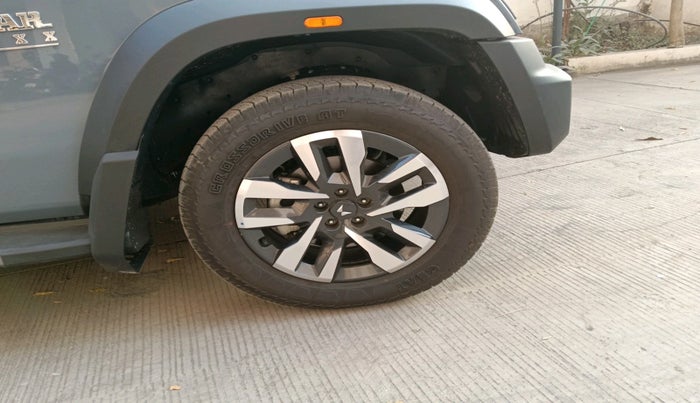 2025 Mahindra Thar Roxx AX7 L Diesel AT 4WD, Diesel, Automatic, 3,963 km, tyre