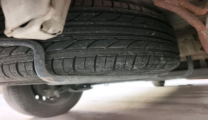 2014 Maruti Ertiga VXI CNG, CNG, Manual, 86,204 km, tyre