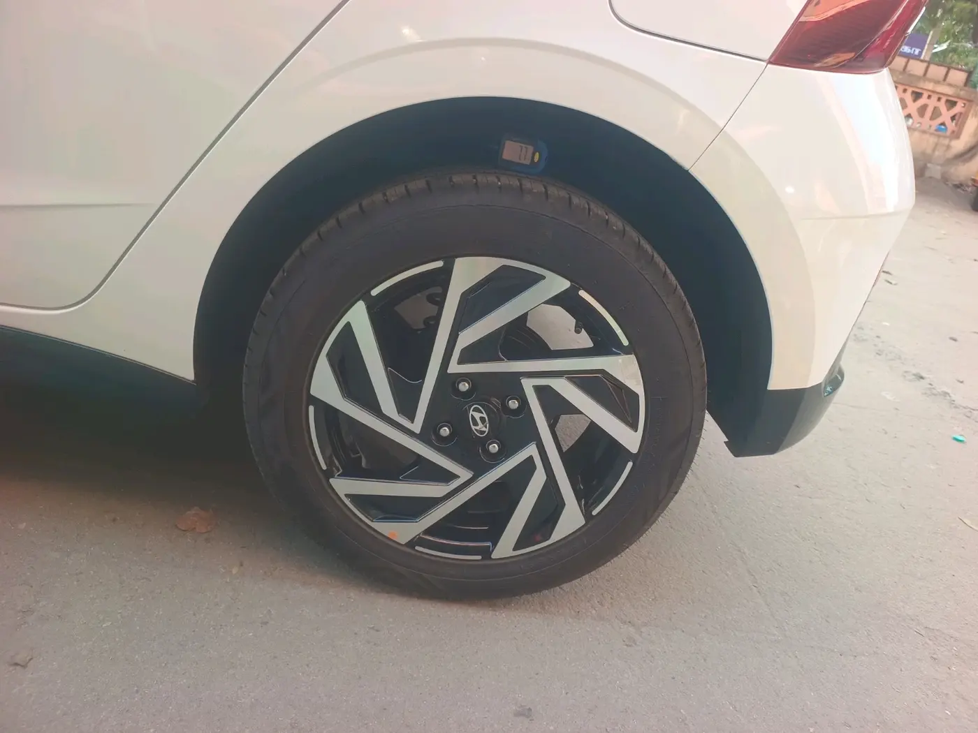 2025 Hyundai NEW I20 ASTA (O) 1.2 IVT, Petrol, Automatic, 2,575 km, tyre