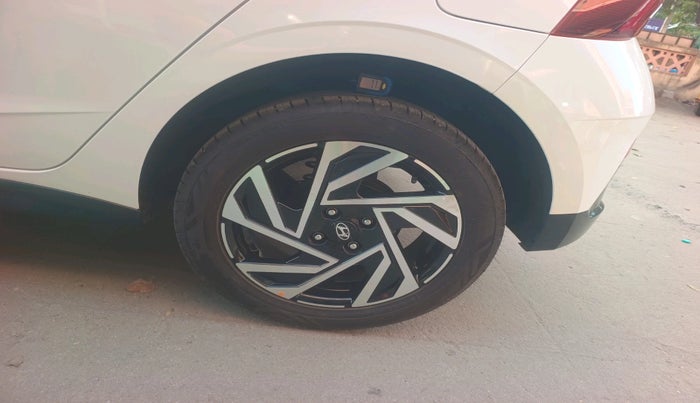 2025 Hyundai NEW I20 ASTA (O) 1.2 IVT, Petrol, Automatic, 2,575 km, tyre