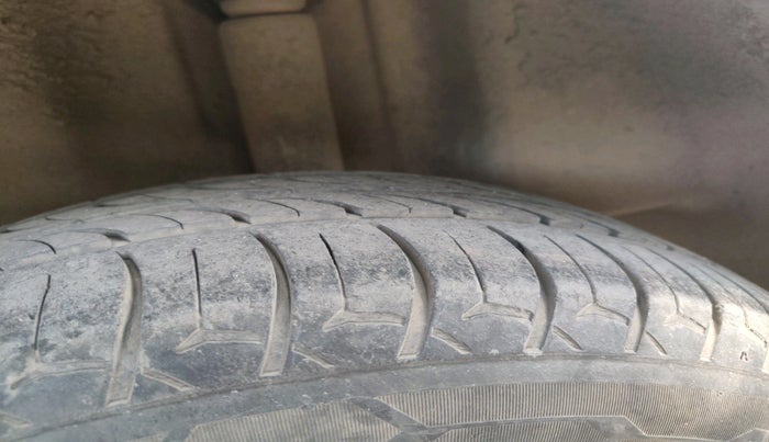 2017 Skoda Rapid AMBITION 1.5 TDI, Diesel, Manual, 1,15,530 km, tyre