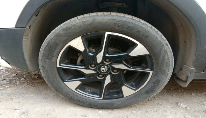 2022 Tata PUNCH CREATIVE  MT, Petrol, Manual, 84,445 km, tyre