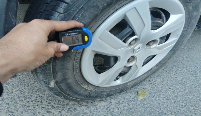 2016 Renault Kwid RXT 0.8, Petrol, Manual, 2,04,832 km, tyre