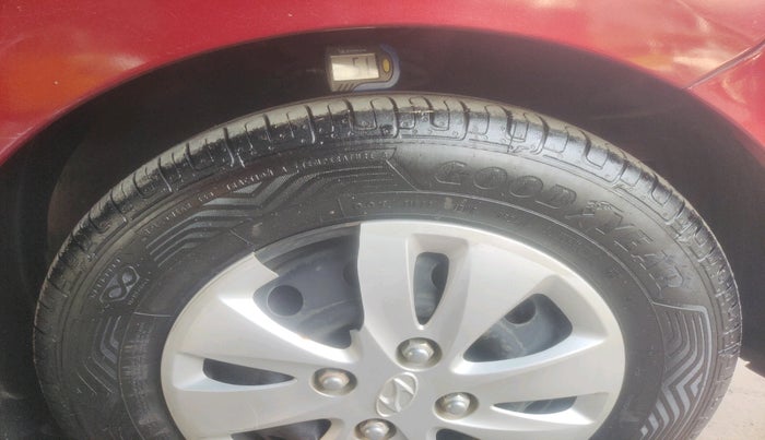 2012 Hyundai i10 SPORTZ 1.2 AT, Petrol, Automatic, 1,54,577 km, tyre