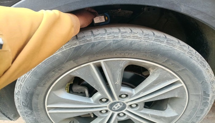 2018 Hyundai Creta SX (O) 1.6 DIESEL, Diesel, Manual, 1,20,414 km, tyre