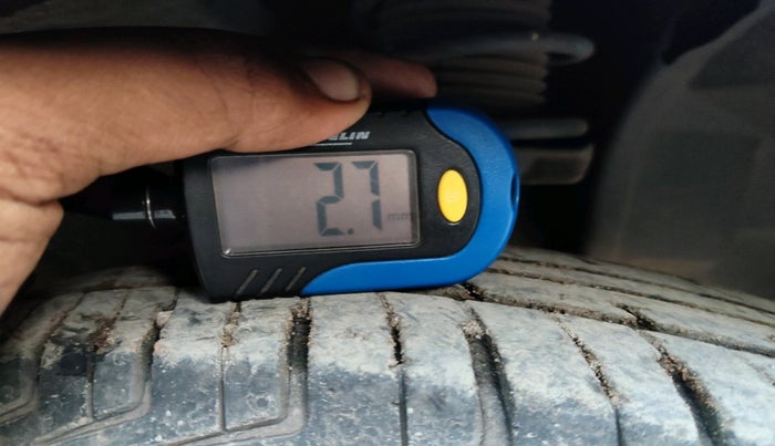 2017 Renault Kwid CLIMBER 1.0 AMT, Petrol, Automatic, 34,841 km, tyre