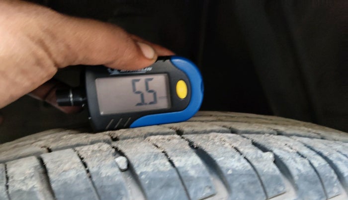 2017 Renault Kwid CLIMBER 1.0 AMT, Petrol, Automatic, 34,841 km, tyre