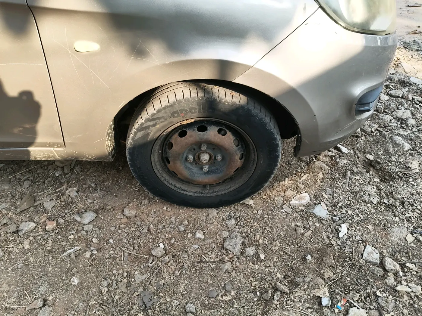 2015 Tata Bolt XE REVOTRON, Petrol, Manual, 1,29,877 km, tyre