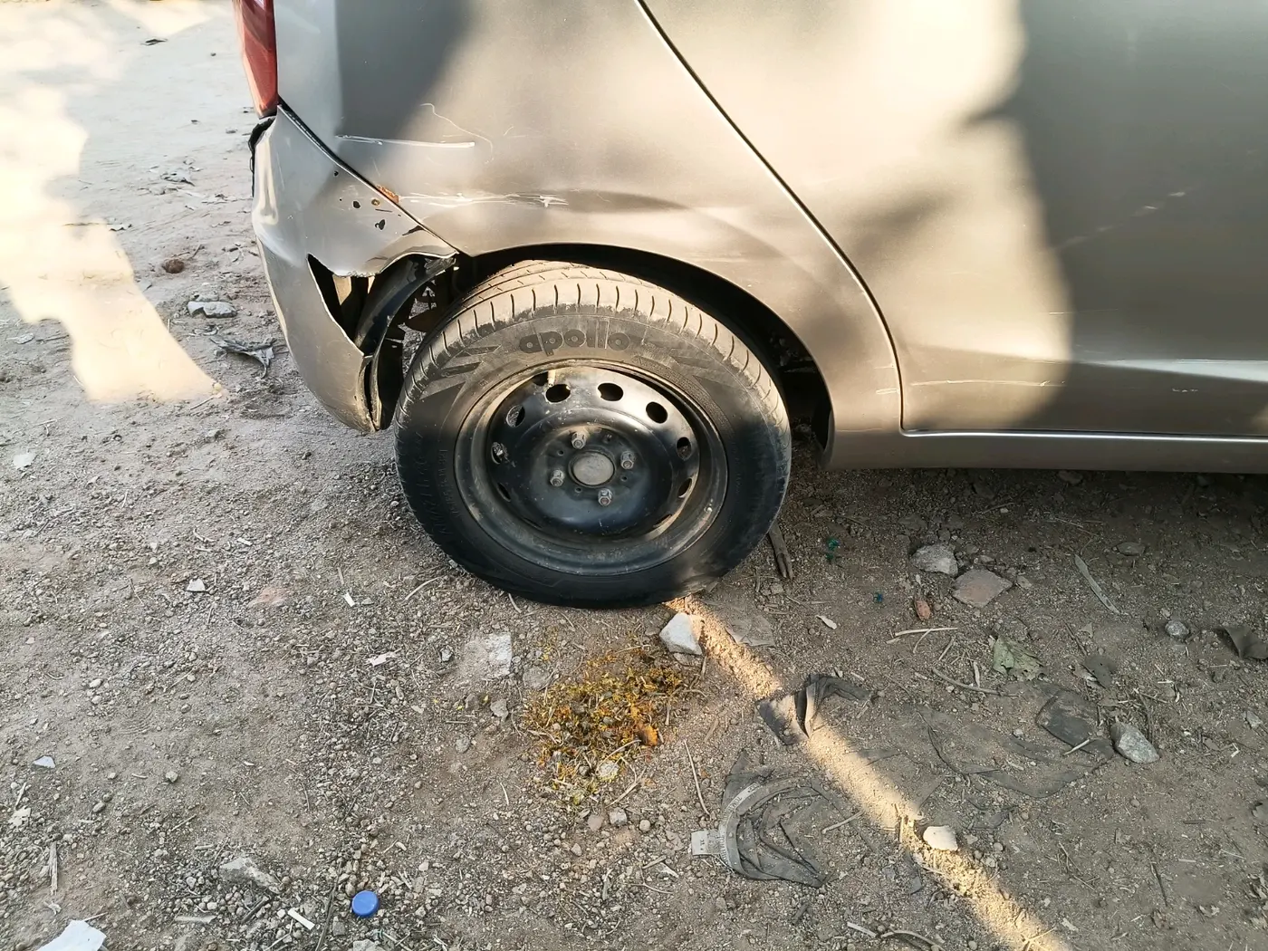2015 Tata Bolt XE REVOTRON, Petrol, Manual, 1,29,877 km, tyre