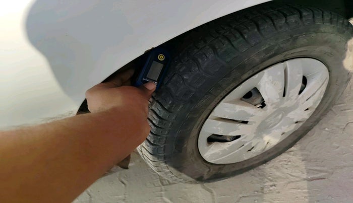 2014 Maruti Alto 800 LXI, Petrol, Manual, 84,350 km, tyre