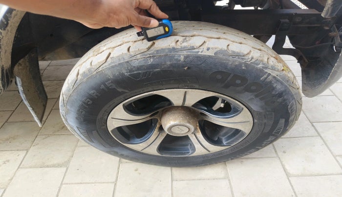 2014 Mahindra Bolero ZLX BS IV, Diesel, Manual, 1,85,599 km, tyre