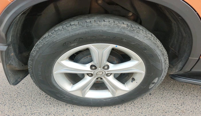 2019 Tata Harrier XZ 2.0L, Diesel, Manual, 1,18,433 km, tyre