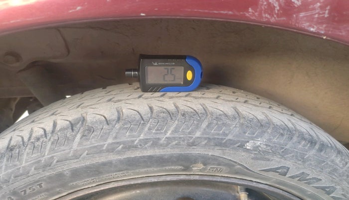 2011 Maruti Wagon R 1.0 VXI, CNG, Manual, 70,731 km, tyre