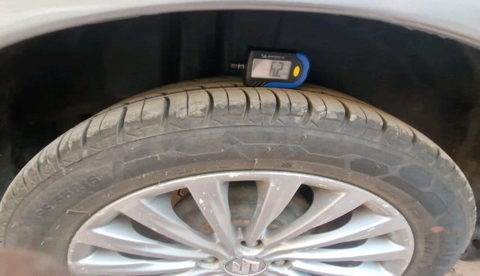 2017 Maruti Ciaz ZDI+ SHVS, Diesel, Manual, 1,02,215 km, tyre