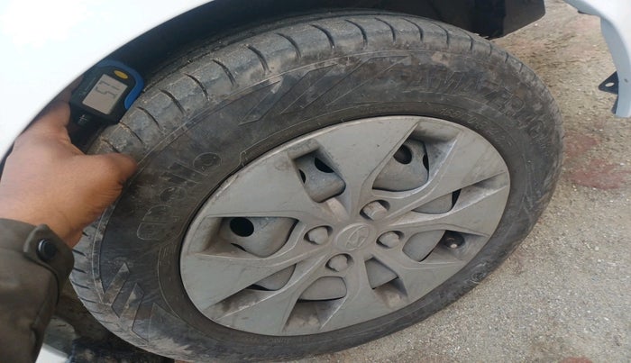 2015 Hyundai Xcent BASE 1.1, Diesel, Manual, 55,225 km, tyre