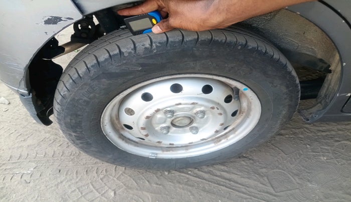 2014 Maruti Wagon R 1.0 LXI, Petrol, Manual, 1,29,938 km, tyre