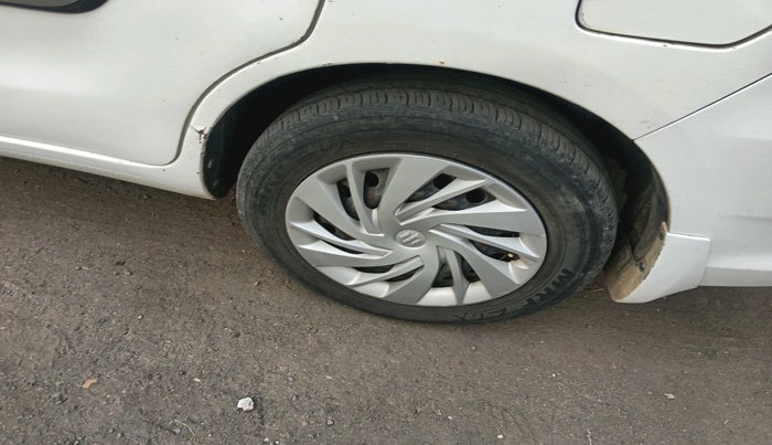 2016 Maruti Ertiga VXI CNG, CNG, Manual, 2,38,228 km, tyre