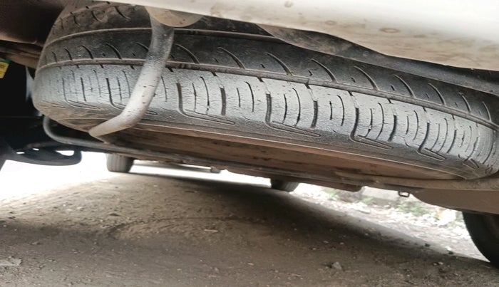 2016 Maruti Ertiga VXI CNG, CNG, Manual, 2,38,228 km, tyre