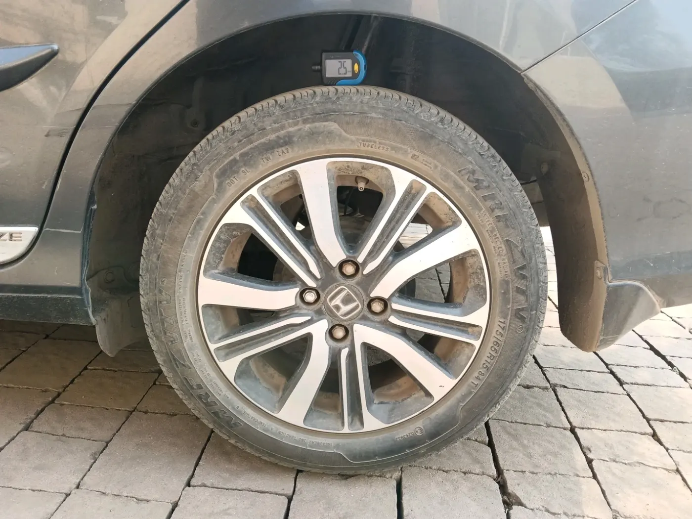 2023 Honda Amaze 1.2L I-VTEC VX, Petrol, Manual, 31,001 km, tyre