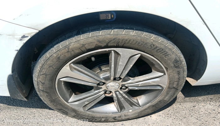 2018 Hyundai Verna 1.6 SX (O) CRDI MT, Diesel, Manual, 1,46,807 km, tyre