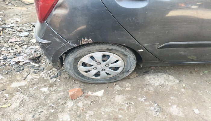 2011 Hyundai i10 MAGNA 1.2, CNG, Manual, 98,844 km, tyre