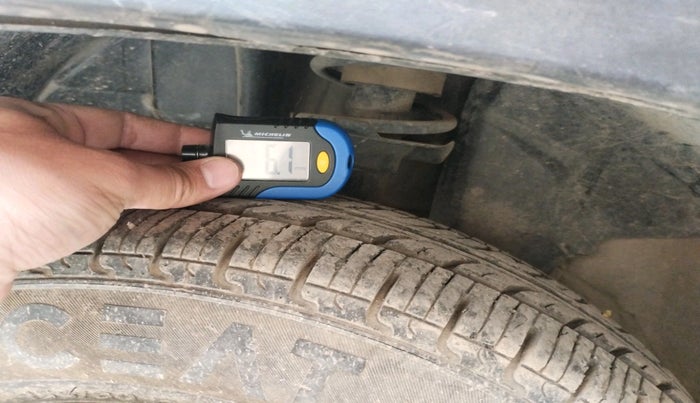 2018 Renault Kwid CLIMBER 1.0 AMT, Petrol, Automatic, 54,136 km, tyre