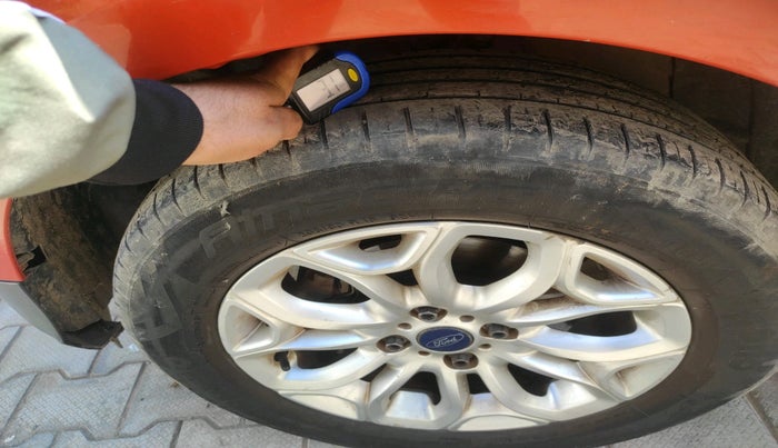 2013 Ford Ecosport TITANIUM 1.0L ECOBOOST, Petrol, Manual, 1,02,125 km, tyre