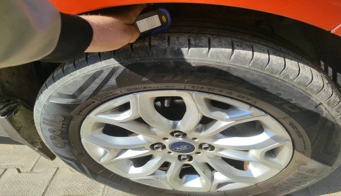 2013 Ford Ecosport TITANIUM 1.0L ECOBOOST, Petrol, Manual, 1,02,125 km, tyre