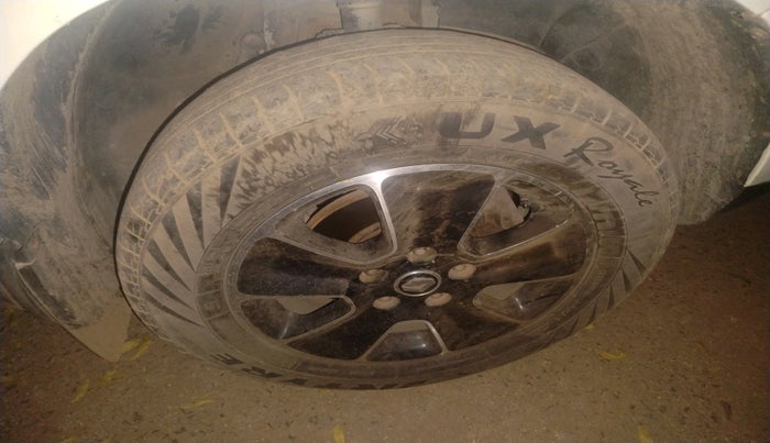 2018 Renault Duster 85 PS RXS MT DIESEL, Diesel, Manual, 60,353 km, tyre