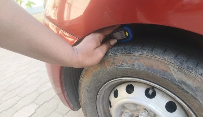 2014 Hyundai Eon MAGNA +, Petrol, Manual, 49,105 km, tyre
